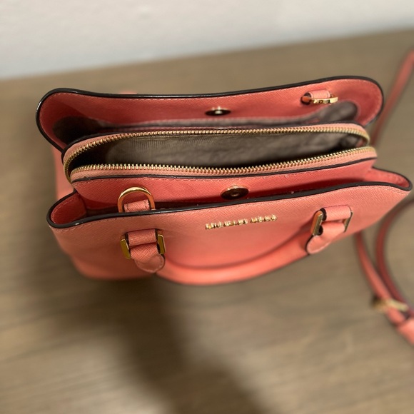 Medium size Michael Kors bag - Picture 5 of 13